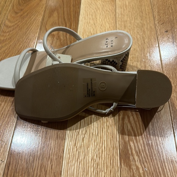 NWT snakeskin heeled sandals - Picture 4 of 5